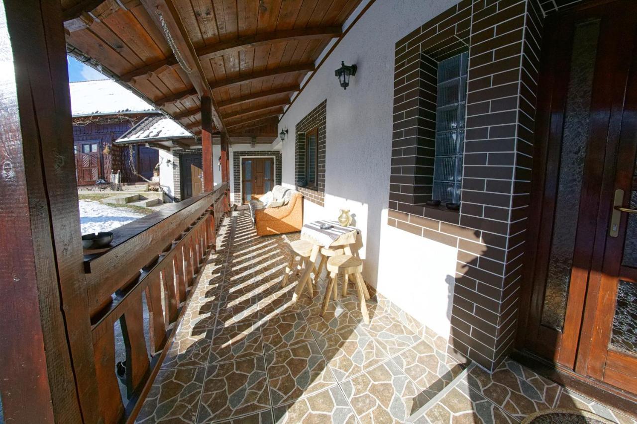 Casa De Pe Deal Sadova  Exterior photo