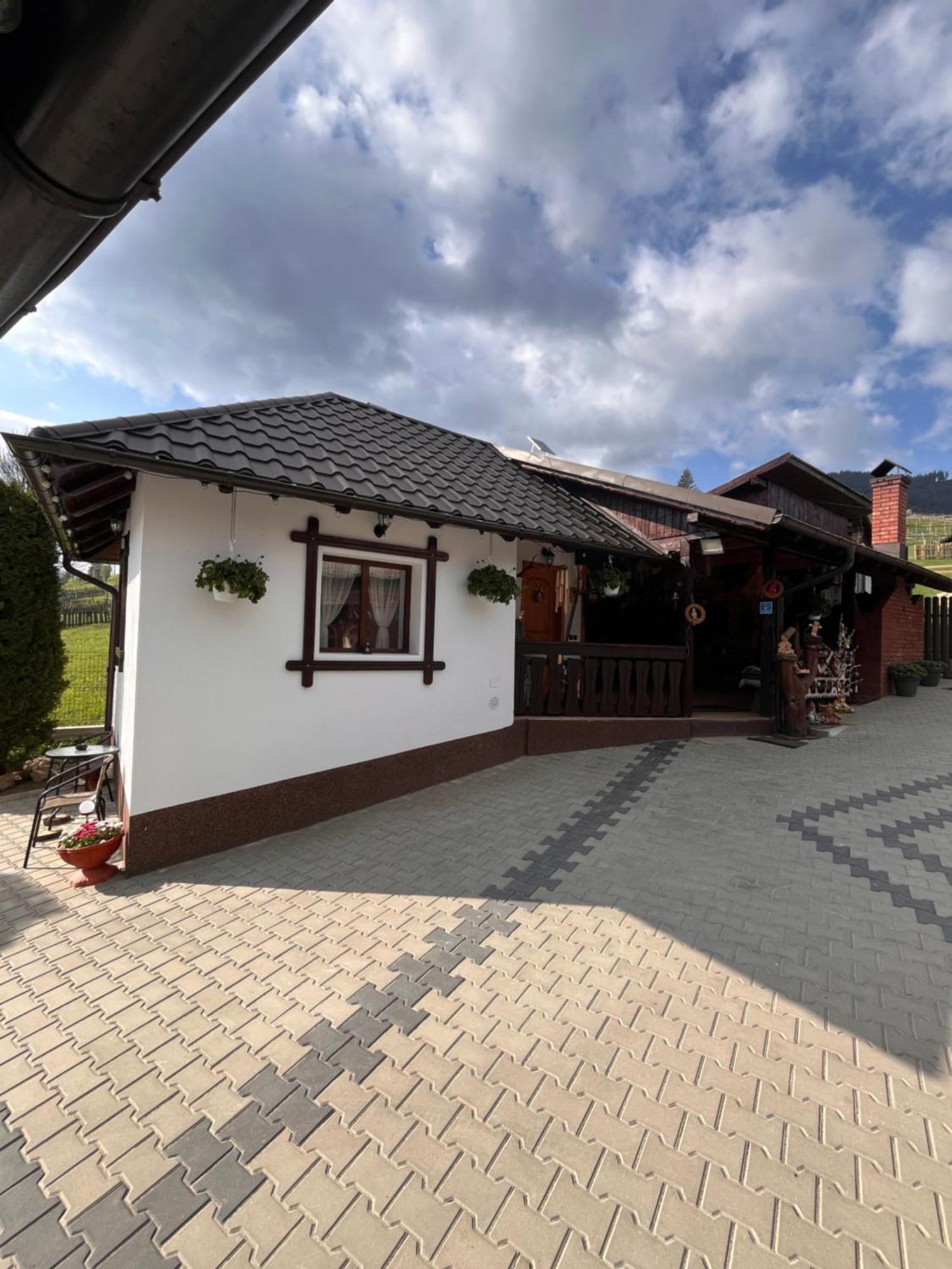 Casa De Pe Deal Sadova  Exterior photo
